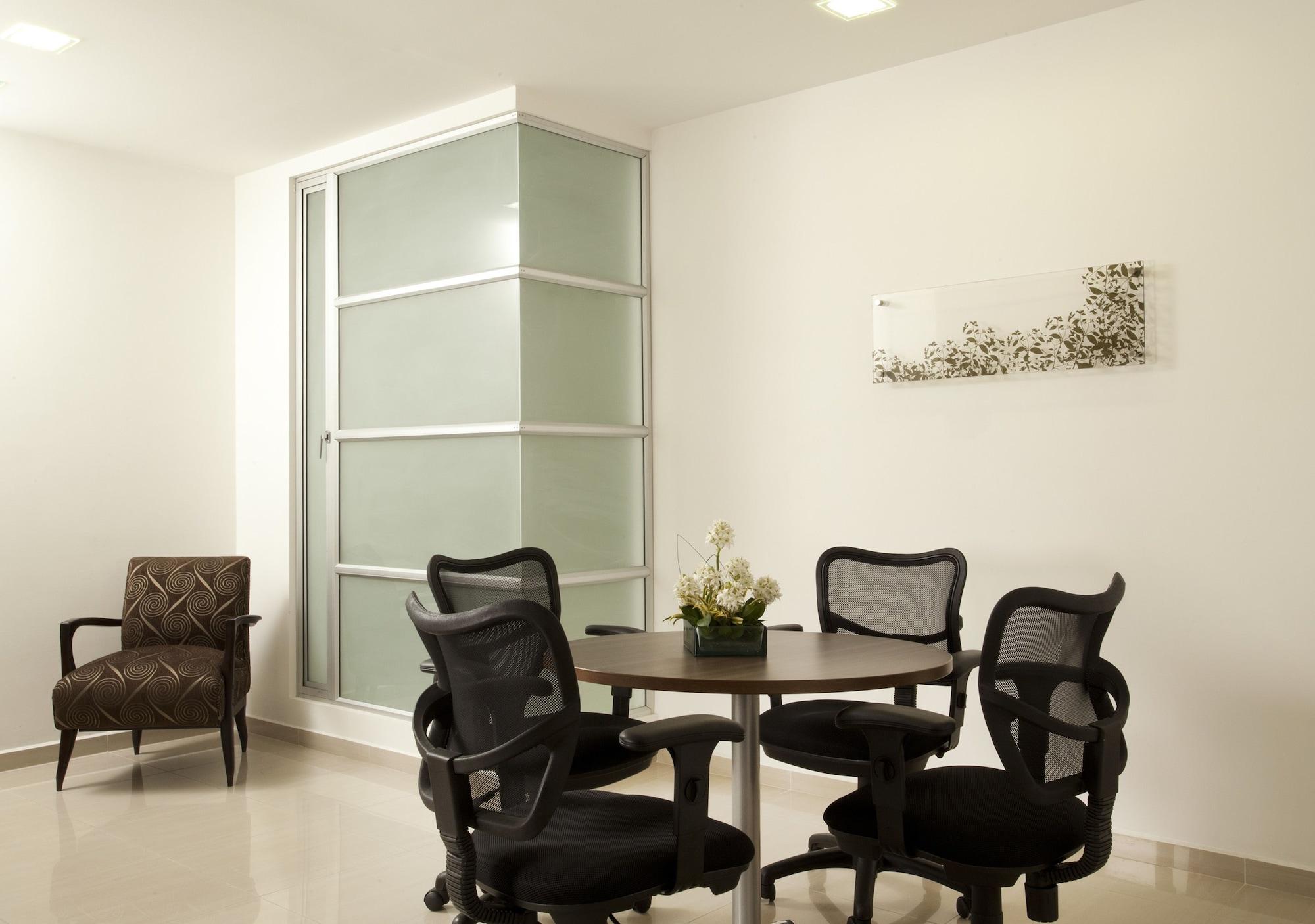 San Simon Hotel Pereira By Soratama 外观 照片 A typical meeting room