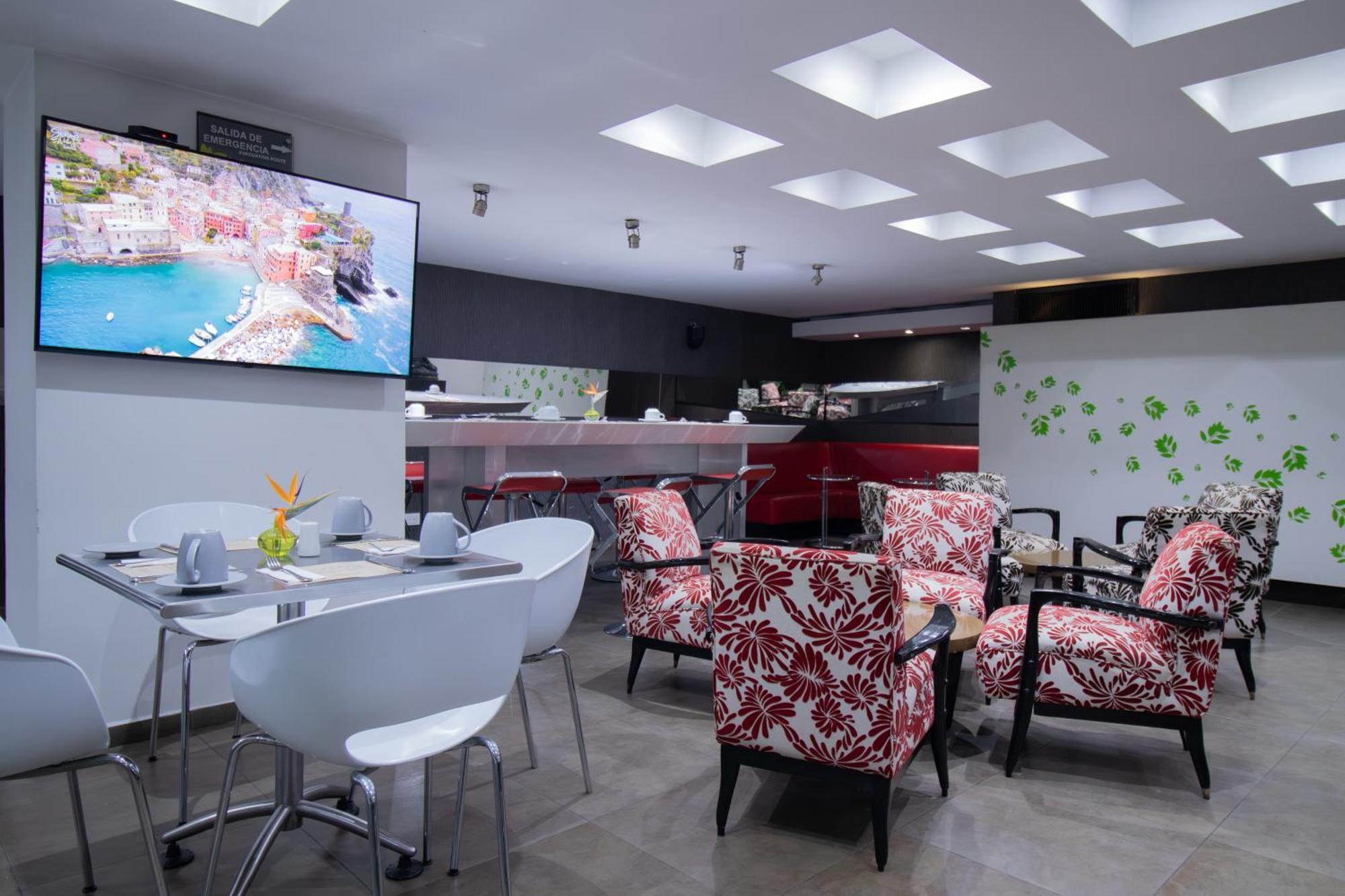 San Simon Hotel Pereira By Soratama 外观 照片 The lounge at the airport