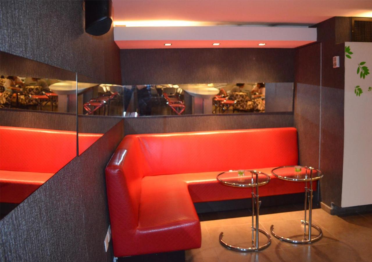 San Simon Hotel Pereira By Soratama 外观 照片 Interior of a nightclub
